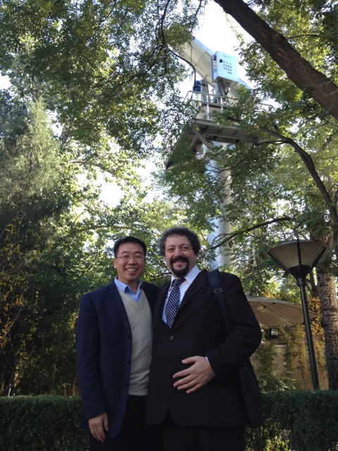 Italy's president Matteo Yike music and gun down the small total fog pictures
